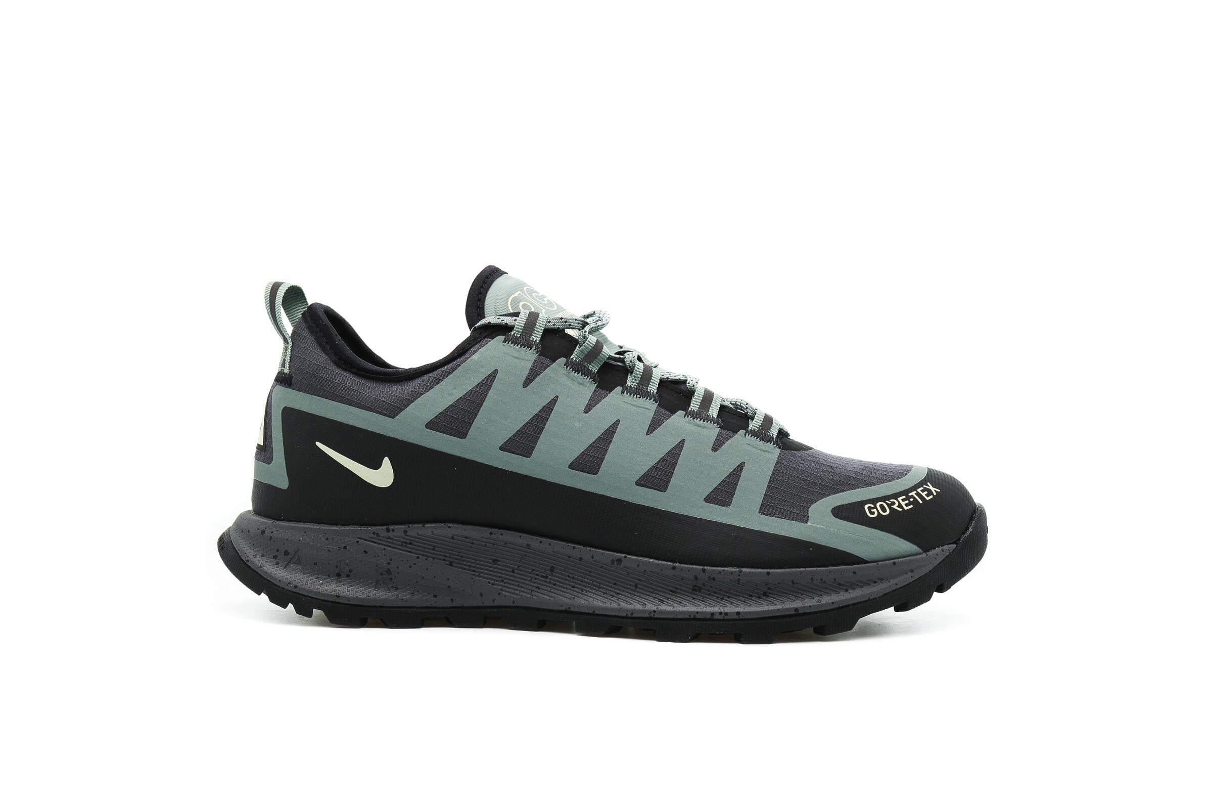 Nike acg スニーカー グリーン 10,000→8,500 29日まで Nike ACG AIR NASU GORE-TEX 